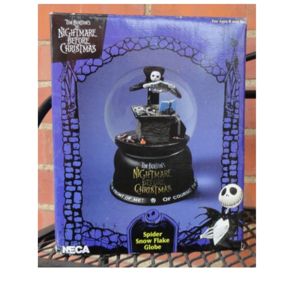 Nightmare Before Christmas Snow Globe - Picture 1 of 6